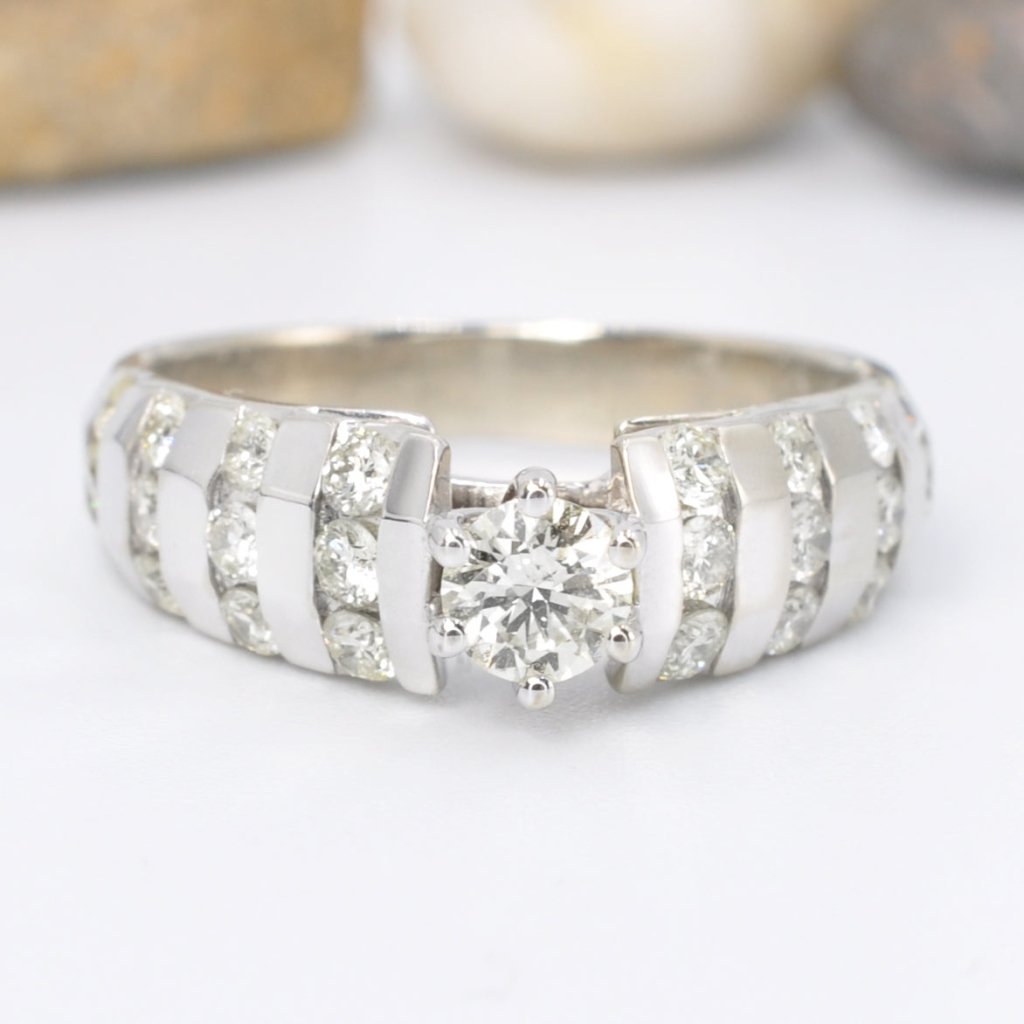 Exquisite 1.10 CT Round Cut Diamonds - Engagement Ring in 14KT White Gold - Primestyle.com