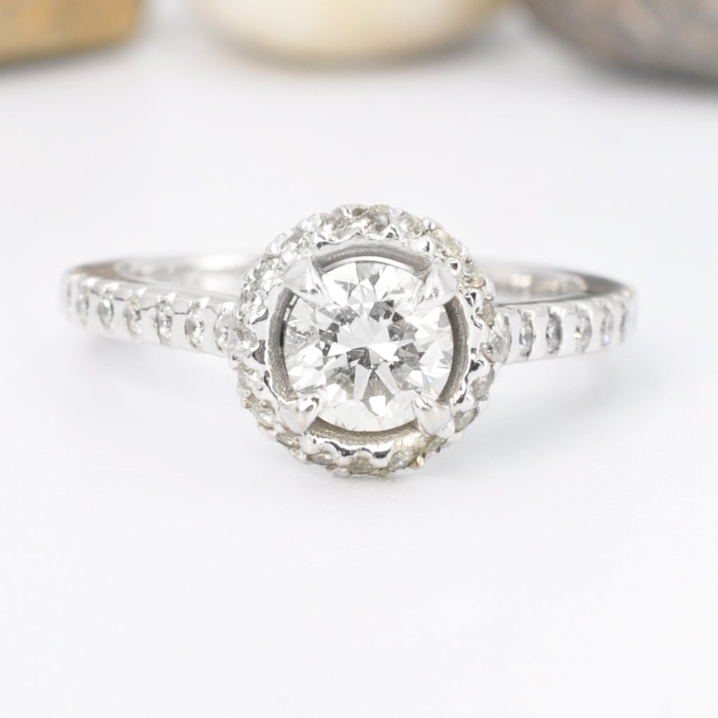 Luxurious 0.85 CT Round Cut Diamonds - Engagement Ring in 14KT White Gold - Primestyle.com