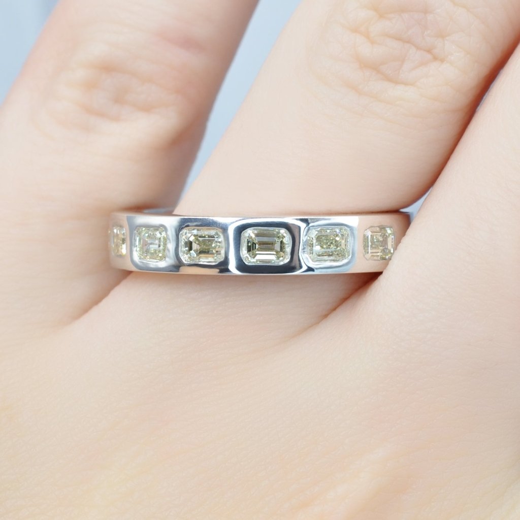 Exquisite 1.50 CT Emerald Cut Diamonds - Mens Wedding Band in Platinum - Primestyle.com