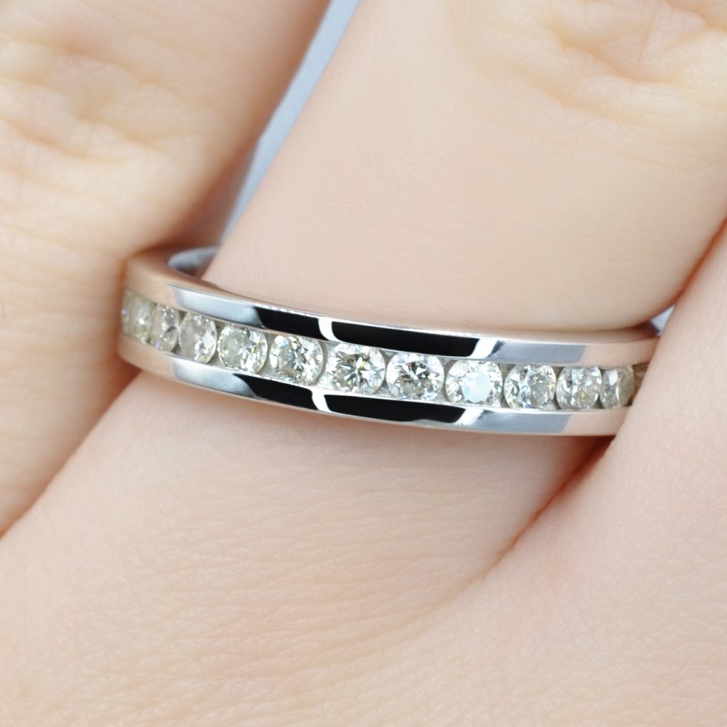 Stunning 1.30 CT Round Cut Diamonds - Eternity Ring in 14KT White Gold - Primestyle.com