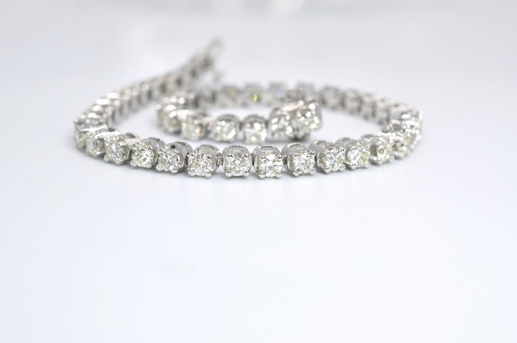 Alluring 4.00 CT Round Cut Diamonds - Tennis Bracelet in 14KT White Gold - Primestyle.com