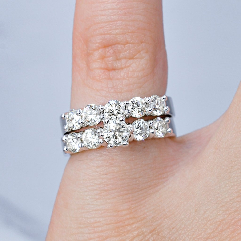 Alluring 1.75 CT Round Cut Diamond Bridal Set in 14KT White Gold - Primestyle.com