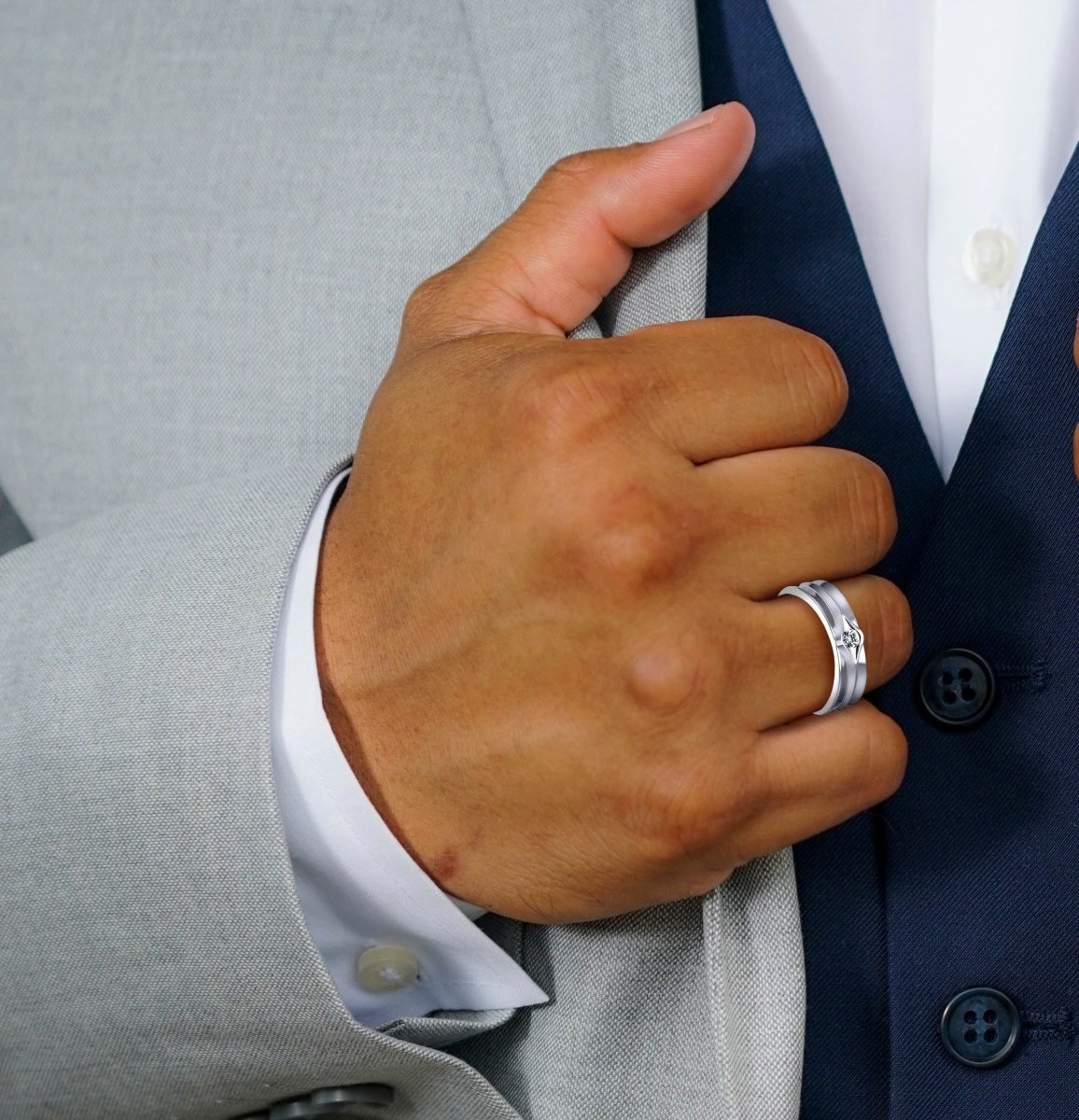 0.10 CT Round Cut Diamonds - Mens Ring - Primestyle.com