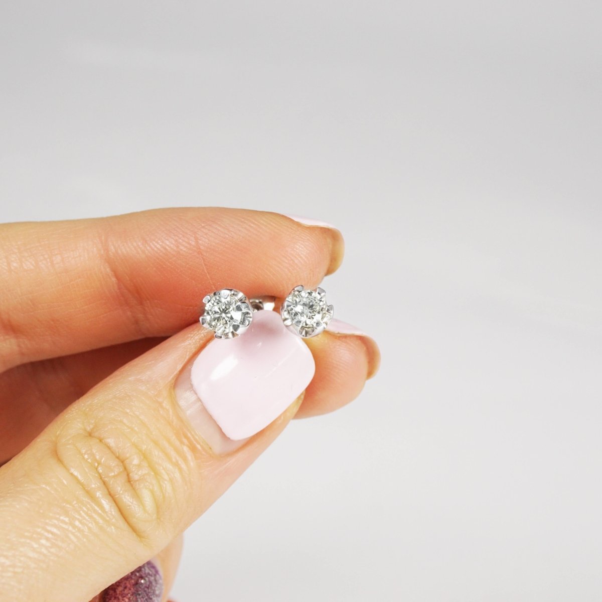 0.25-2.00 CT Round Cut Natural Diamonds - Stud Earrings