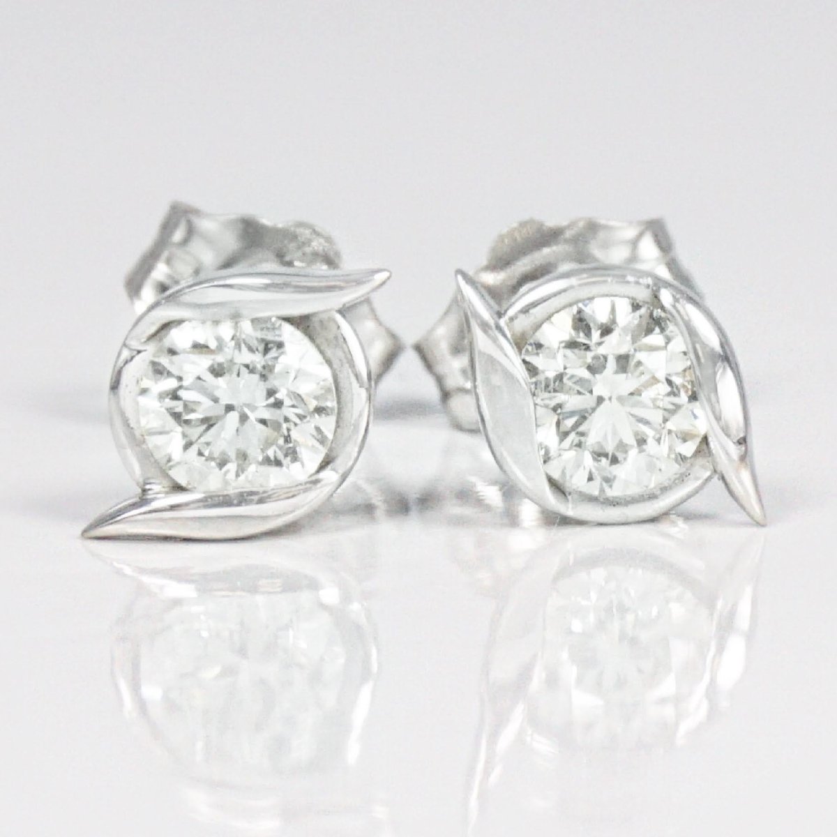 0.25-2.00 CT Round Cut Natural Diamonds - Stud Earrings