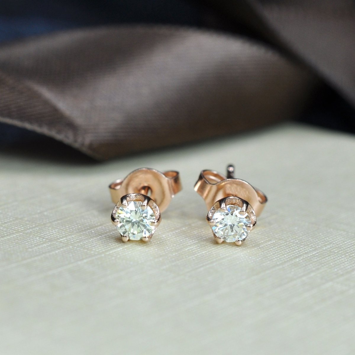 0.25-2.00 CT Round Cut Diamonds - Stud Earrings - Primestyle.com