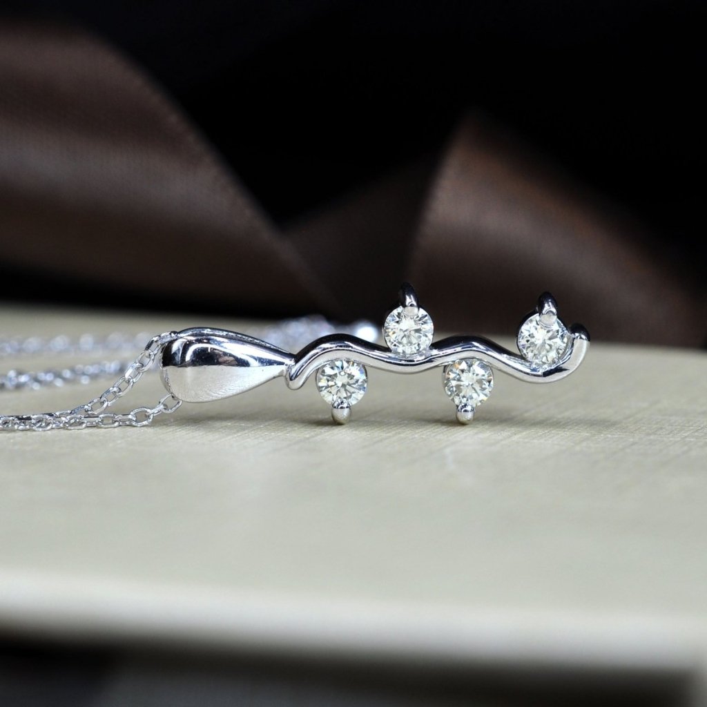 0.25 CT Round Cut Natural Diamonds - Diamond Pendants - Primestyle.com