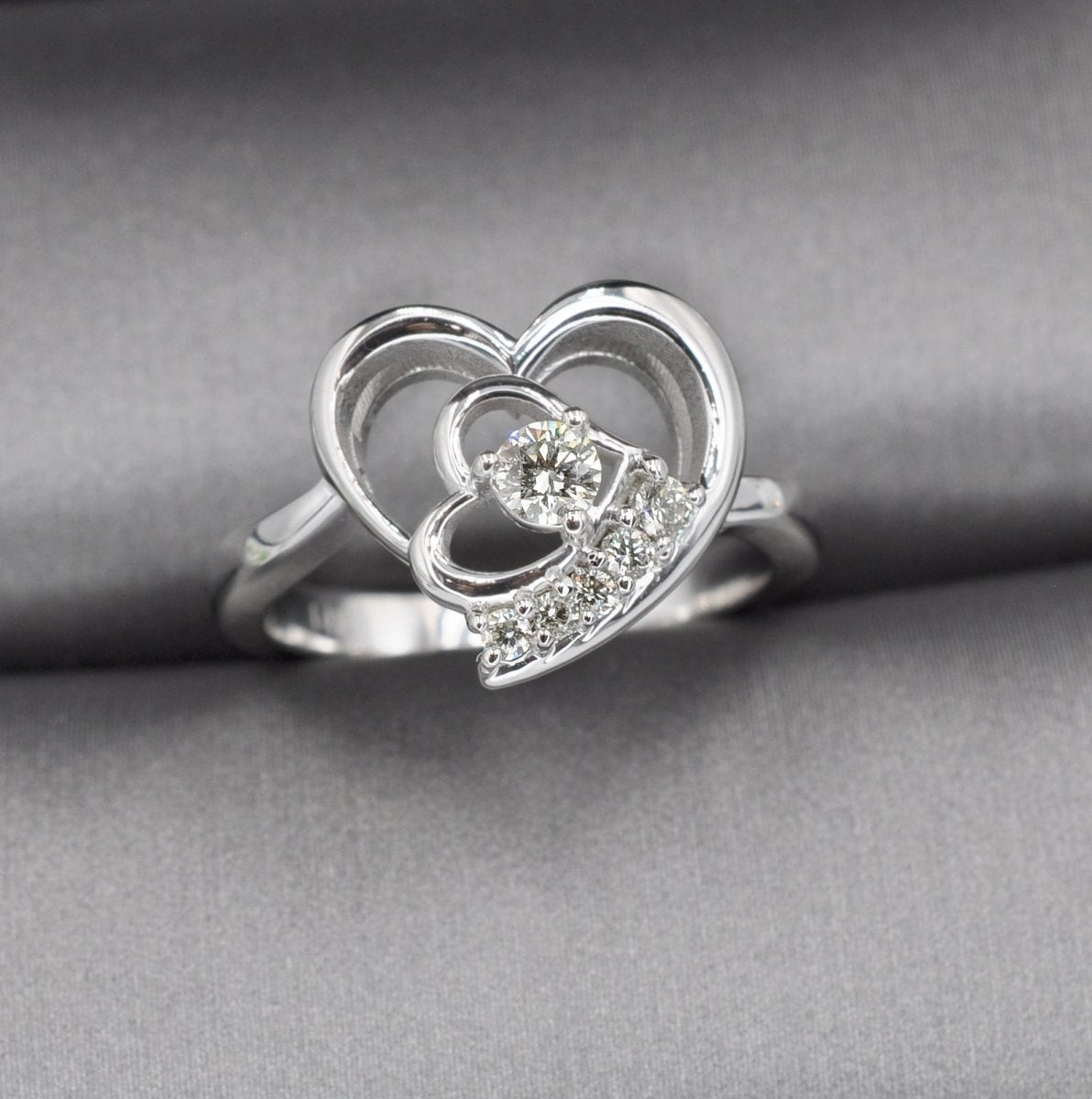 0.25 CT Round Cut Natural Diamonds - Fashion Rings