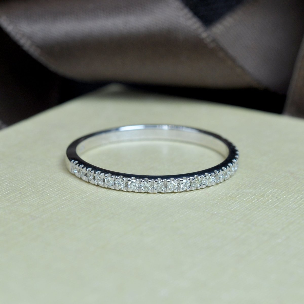 0.25 CT Round Cut Diamonds - Wedding Band - Primestyle.com