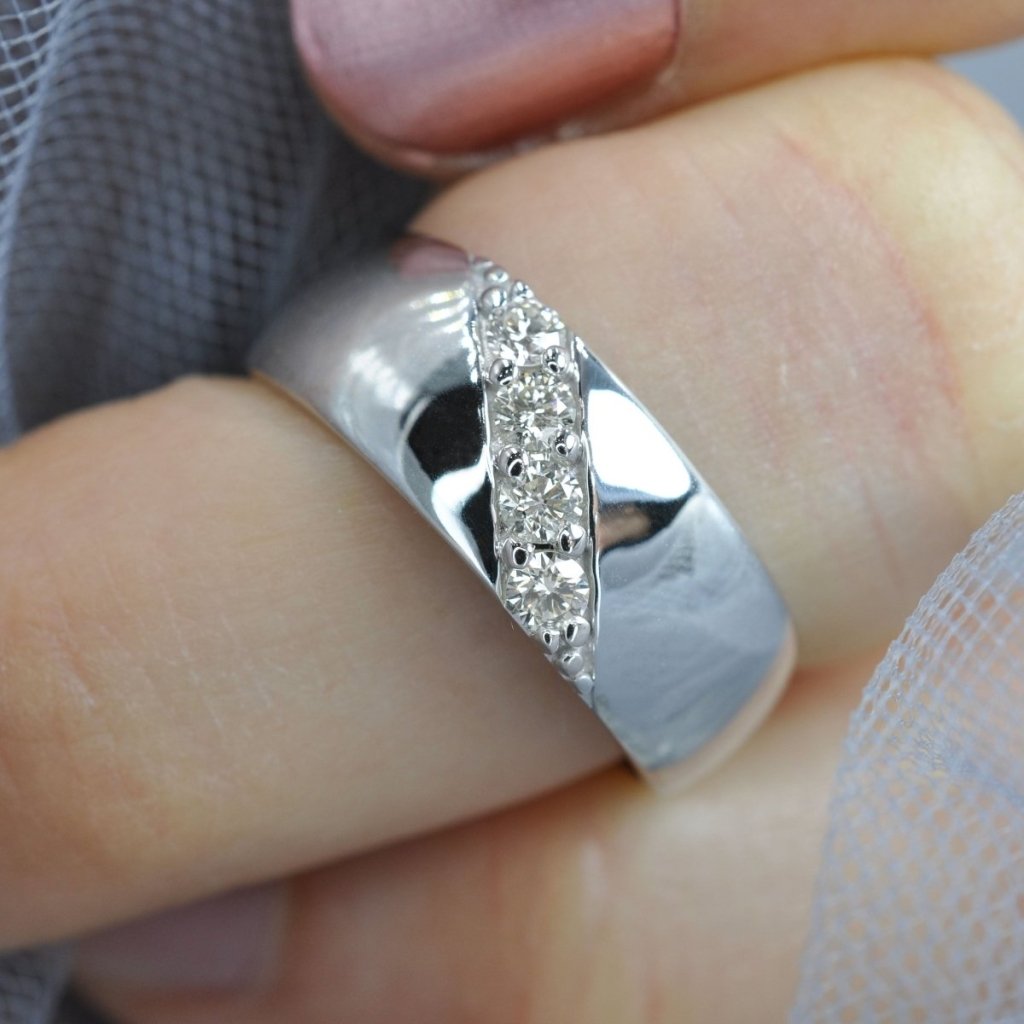 0.30 CT Round Cut Natural Diamonds - Mens Wedding Bands