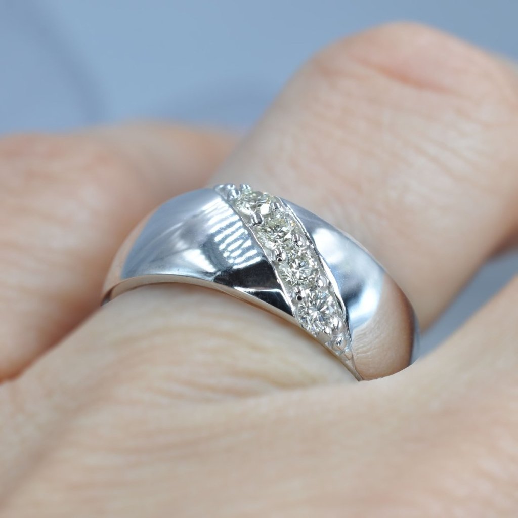 0.30 CT Round Cut Natural Diamonds - Mens Wedding Bands