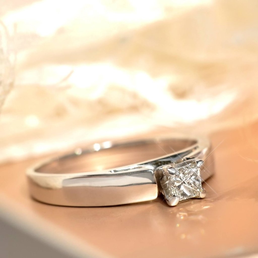 0.35-1.50 CT Princess Cut Natural Diamonds - Solitaire Rings