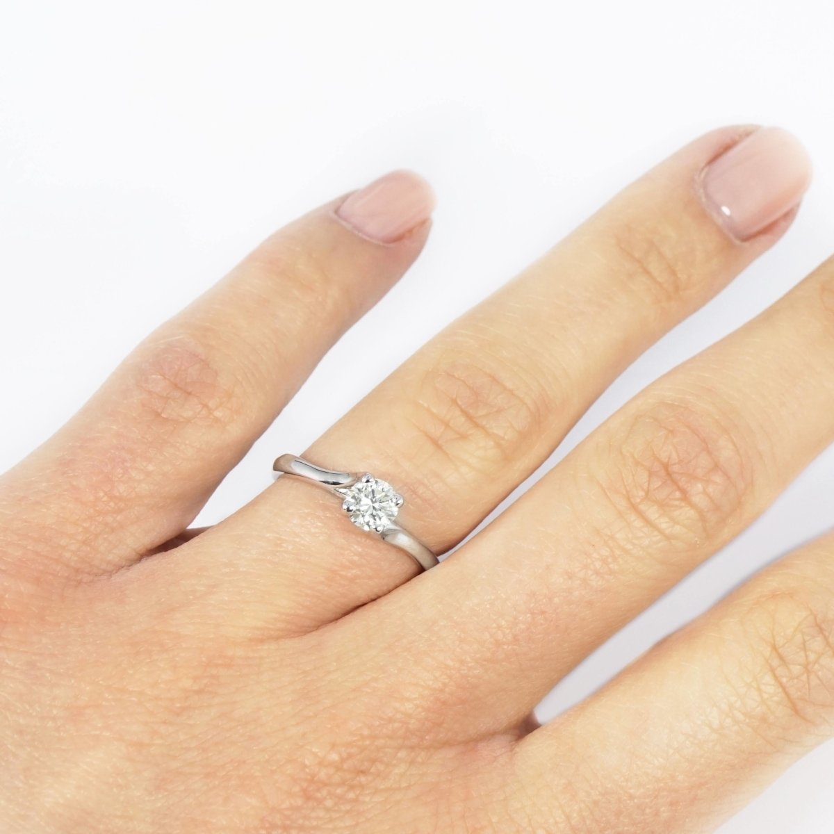 0.35-1.50 CT Round Cut Natural Diamonds - Solitaire Rings