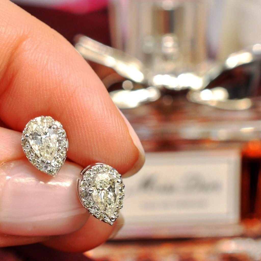 0.37-2.12 CT Pear & Round Cut Natural Diamonds - Stud Earrings