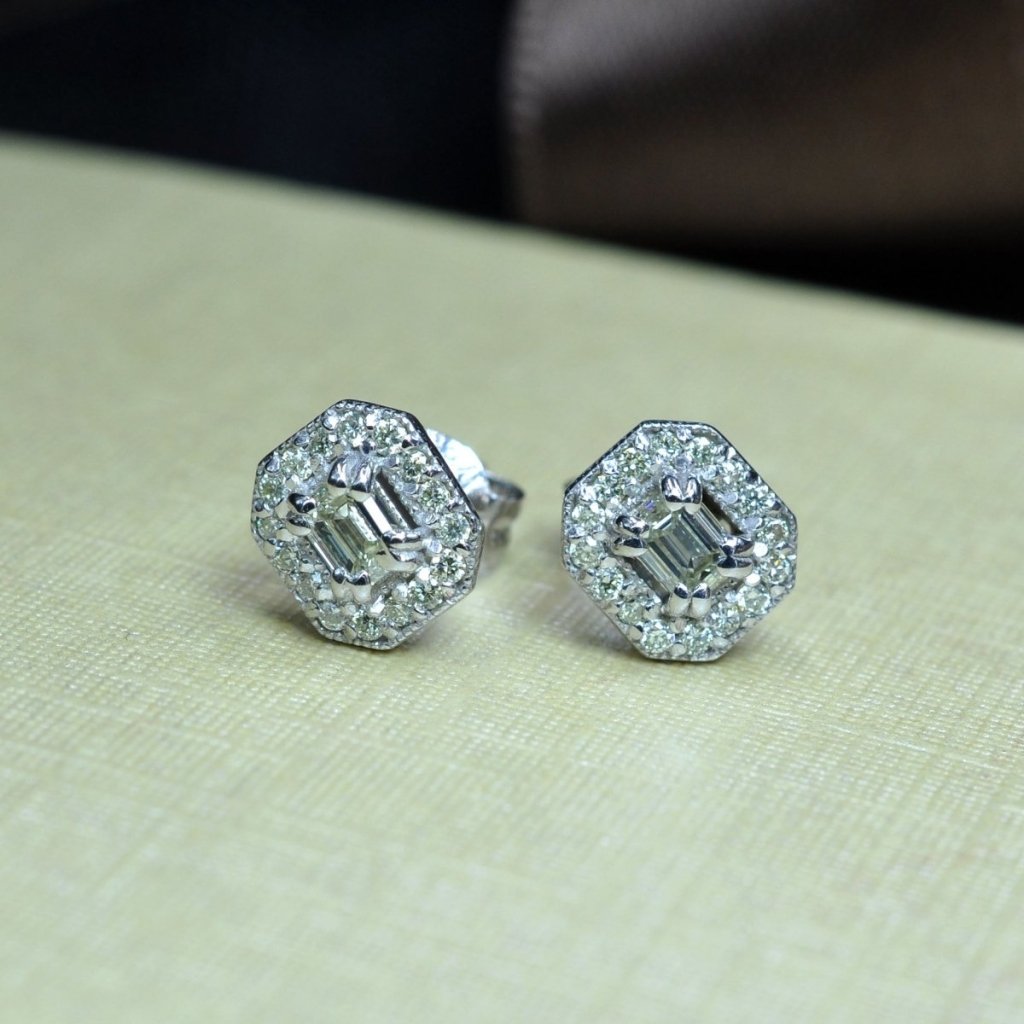 0.95 CT Emerald & Round Cut Natural Diamonds - Stud Earrings - Primestyle.com