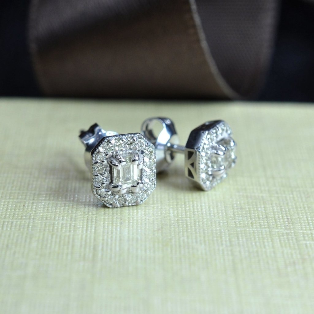 0.65 CT Emerald & Round Cut Natural Diamonds - Stud Earrings