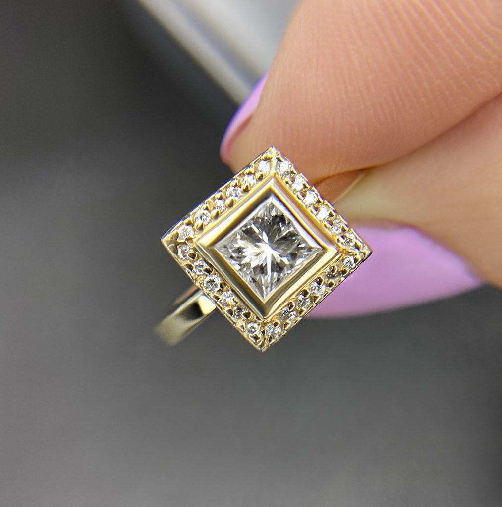 0.49-1.64 CT Princess & Round Cut Natural Diamonds - Engagement Ring