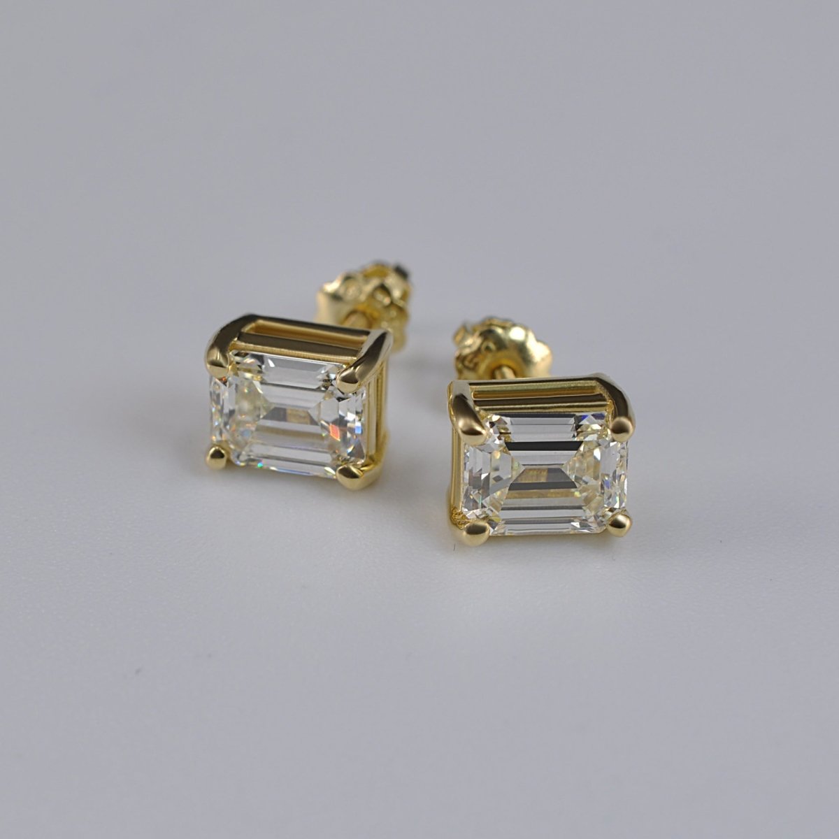 0.50-3.00 CT Emerald Cut Diamonds - Stud Earrings - Primestyle.com