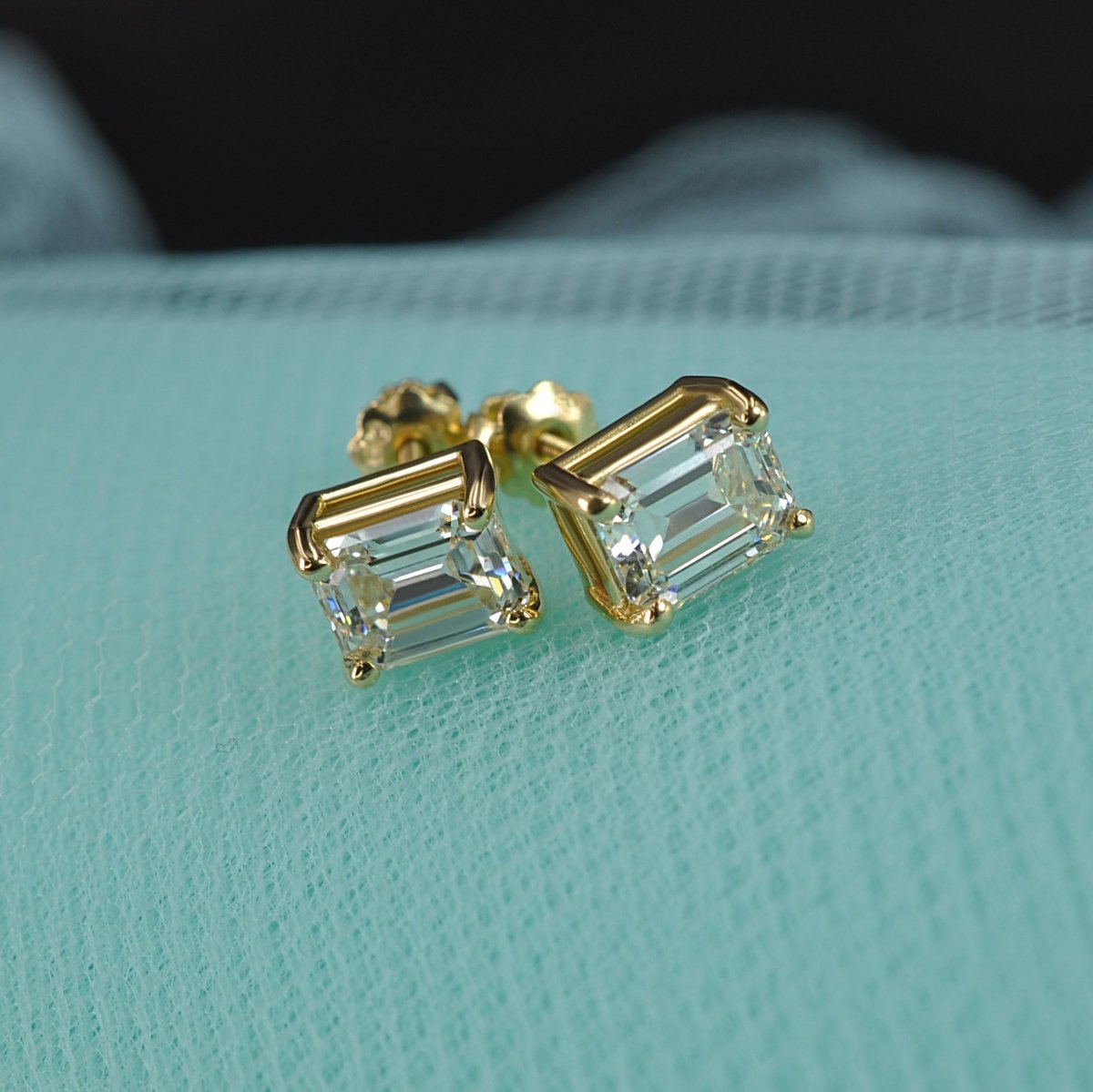 0.50-3.00 CT Emerald Cut Natural Diamonds - Stud Earrings