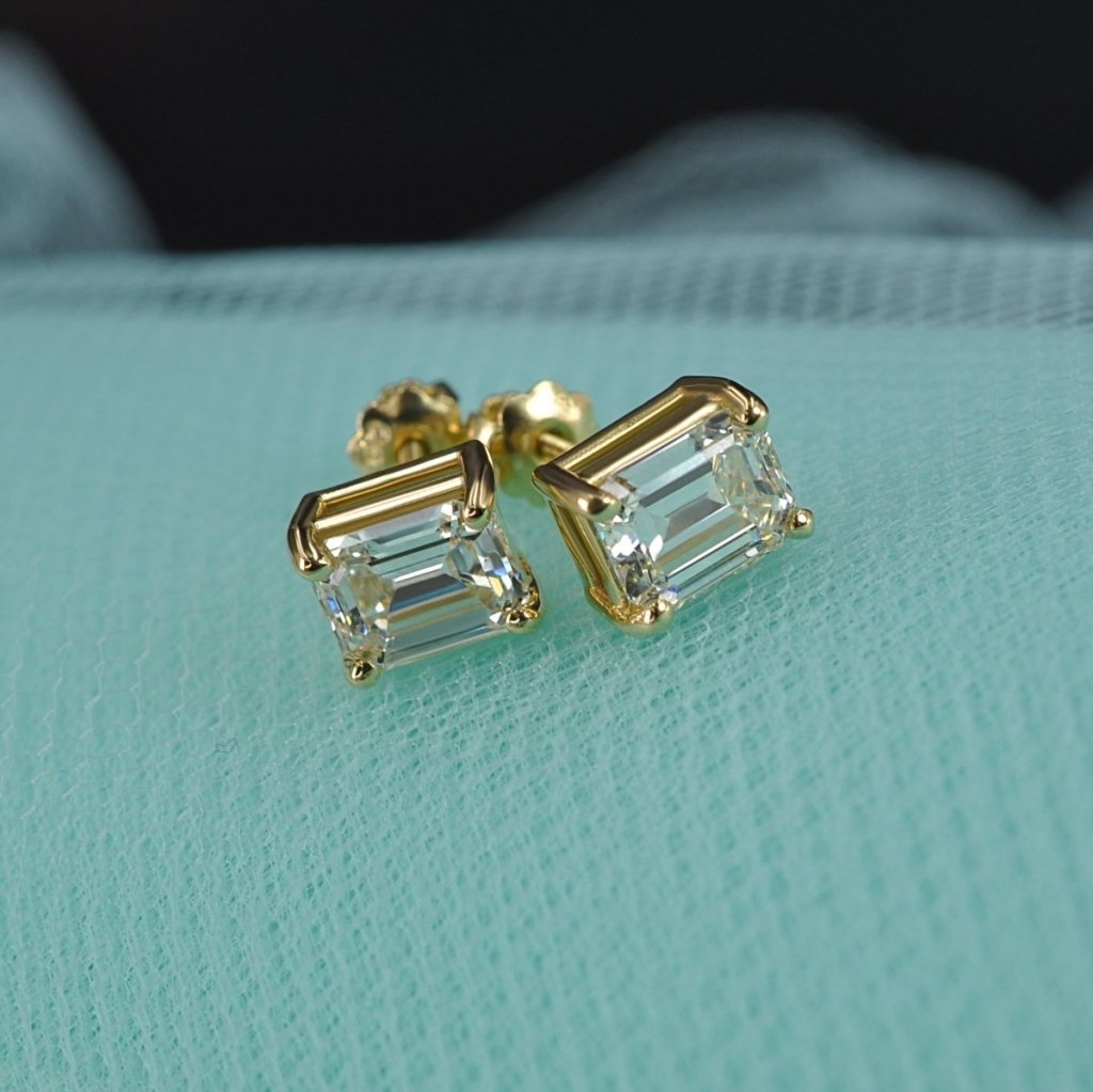 0.50-3.00 CT Emerald Cut Natural Diamonds - Stud Earrings