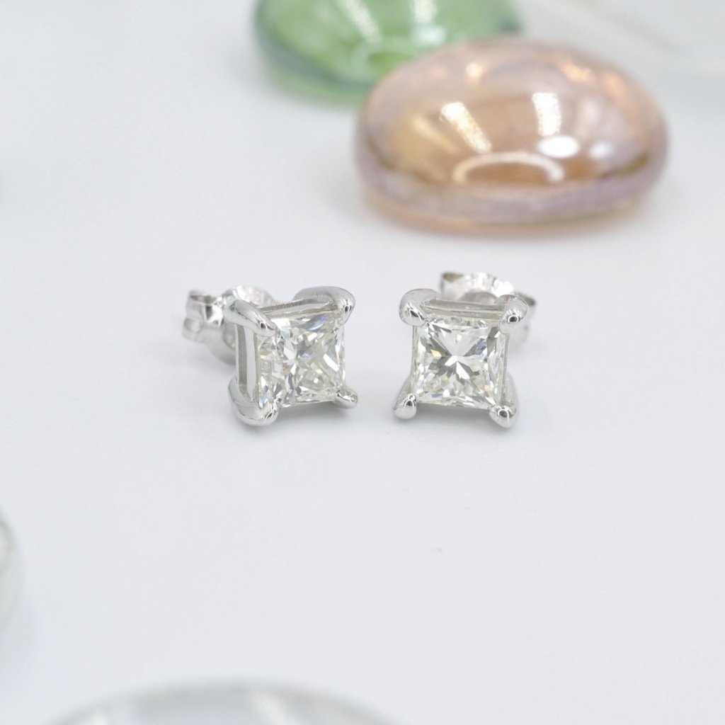 0.50-3.00 CT Princess Cut Natural Diamonds - Stud Earrings