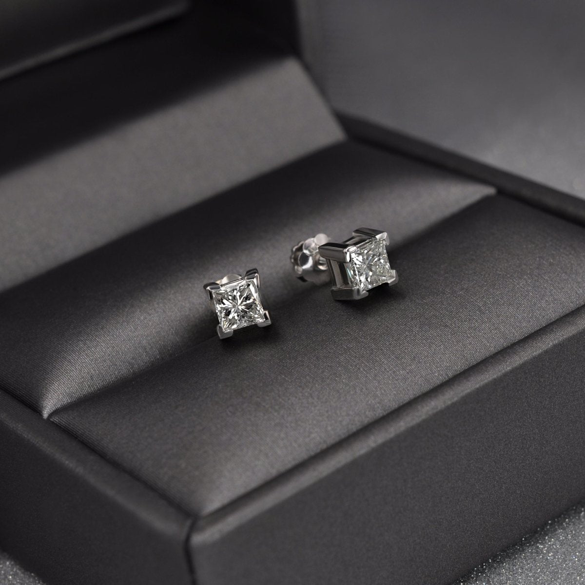 0.50-3.00 CT Princess Cut Diamonds - Stud Earrings - Primestyle.com