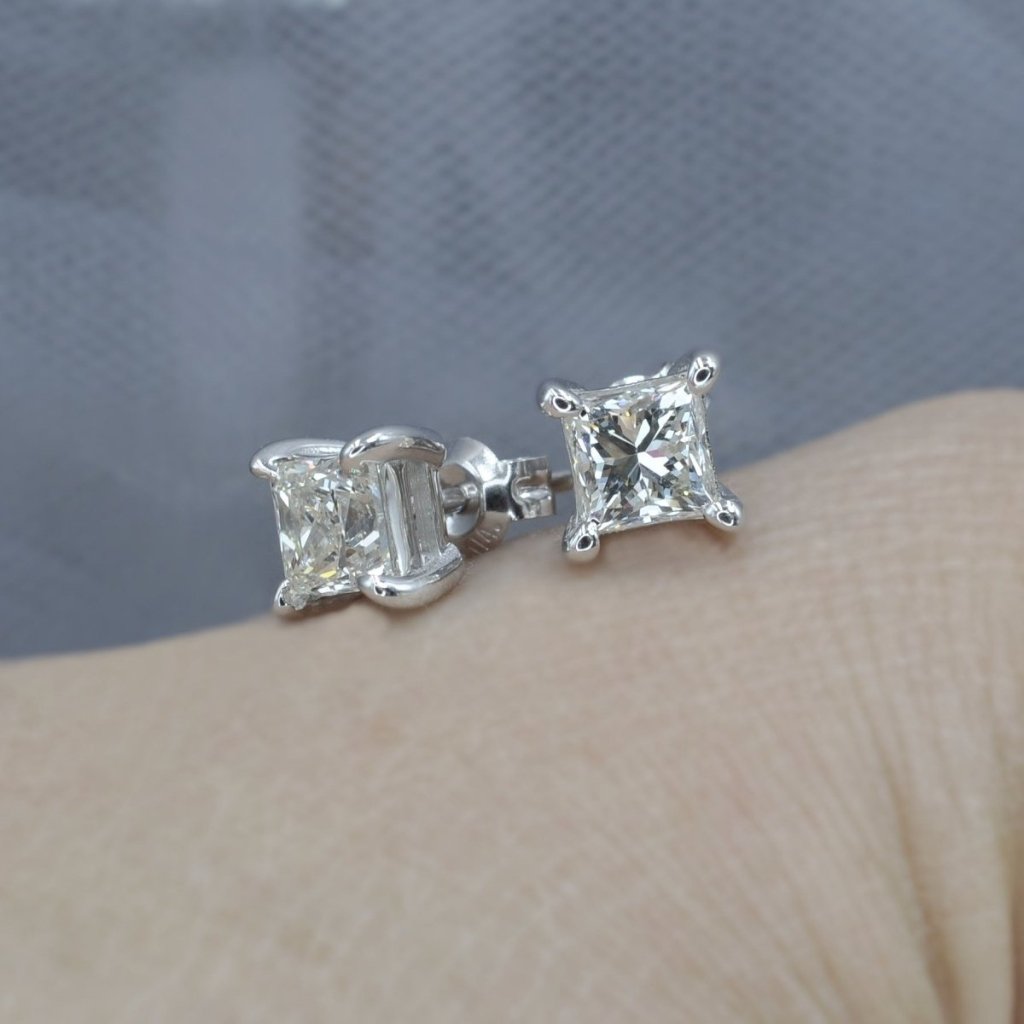 0.50-3.00 CT Princess Cut Natural Diamonds - Stud Earrings