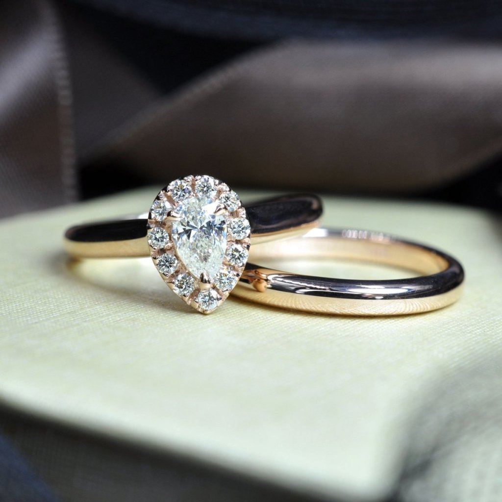 0.55 - 1.70 CT Pear & Round Cut Natural Diamonds - Bridal Set - Primestyle.com