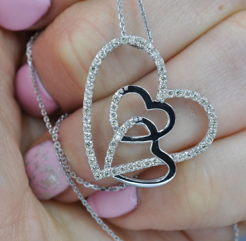 0.55 CT Round Cut Natural Diamonds - Heart Pendants