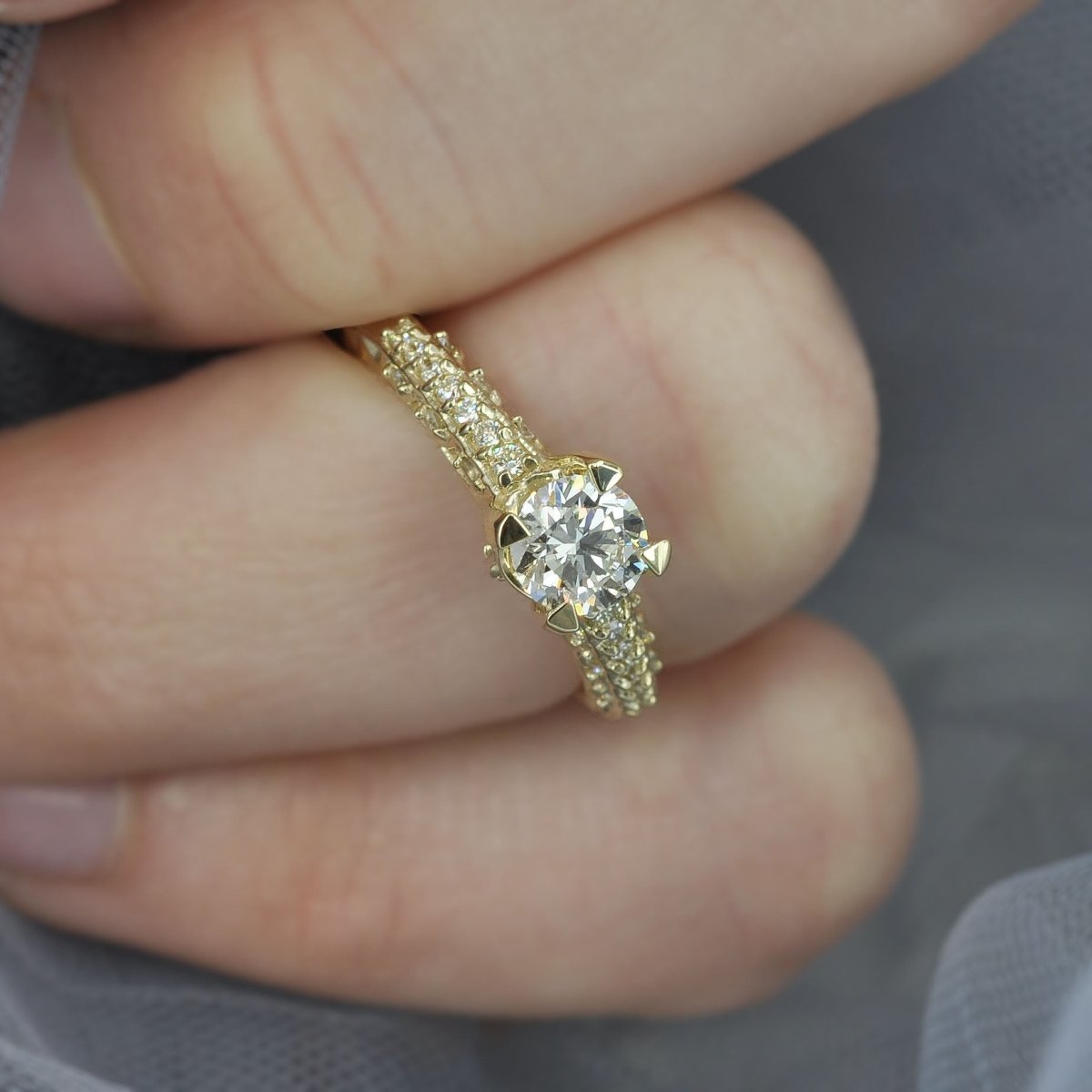 0.60-1.75 CT Round Cut Diamonds - Engagement Ring