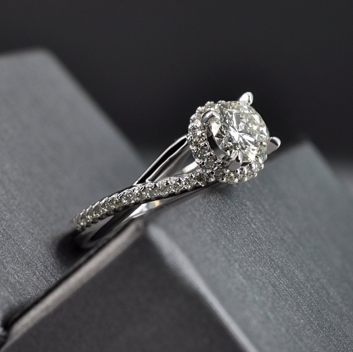 0.60-1.75 CT Round Cut Diamonds - Engagement Ring - Primestyle.com