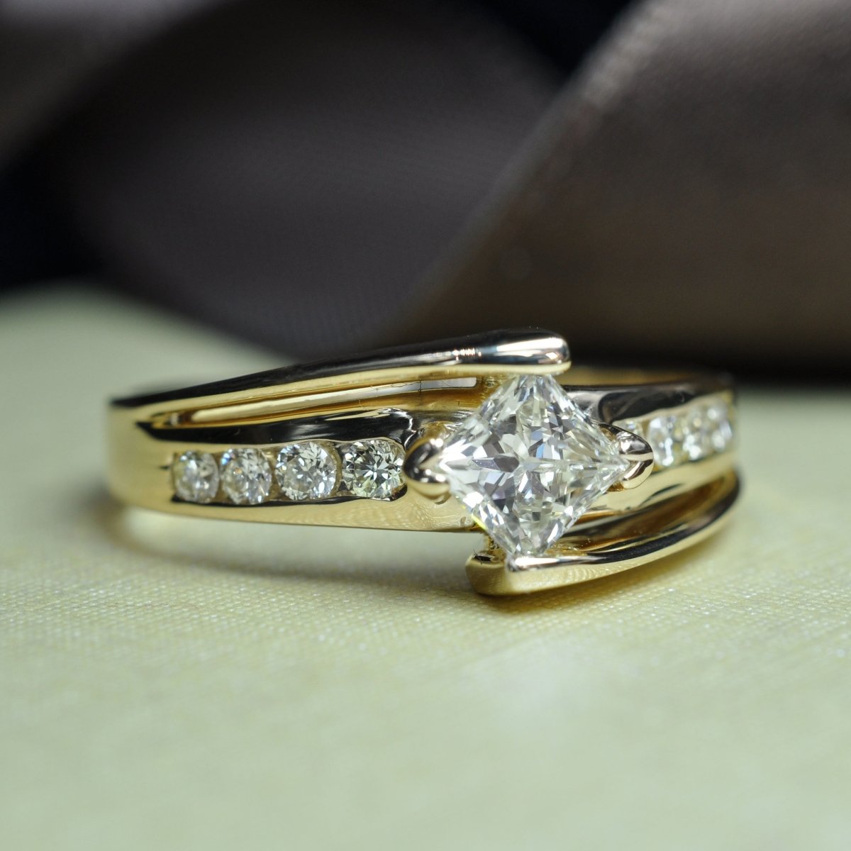 0.60-1.75 CT Round & Princess Cut Diamonds - Engagement Ring - Primestyle.com