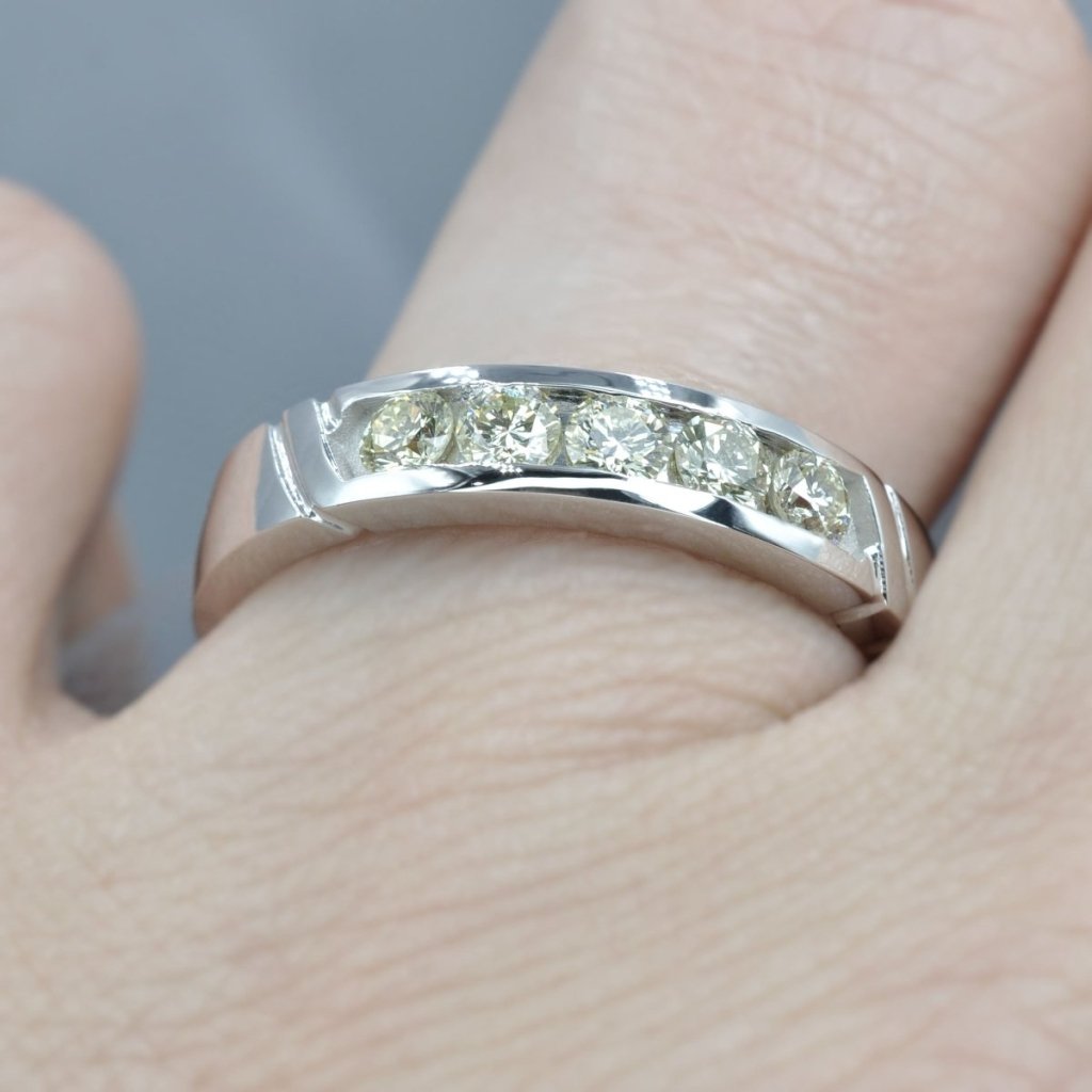 0.60 CT Round Cut Natural Diamonds - Mens Wedding Bands - Primestyle.com