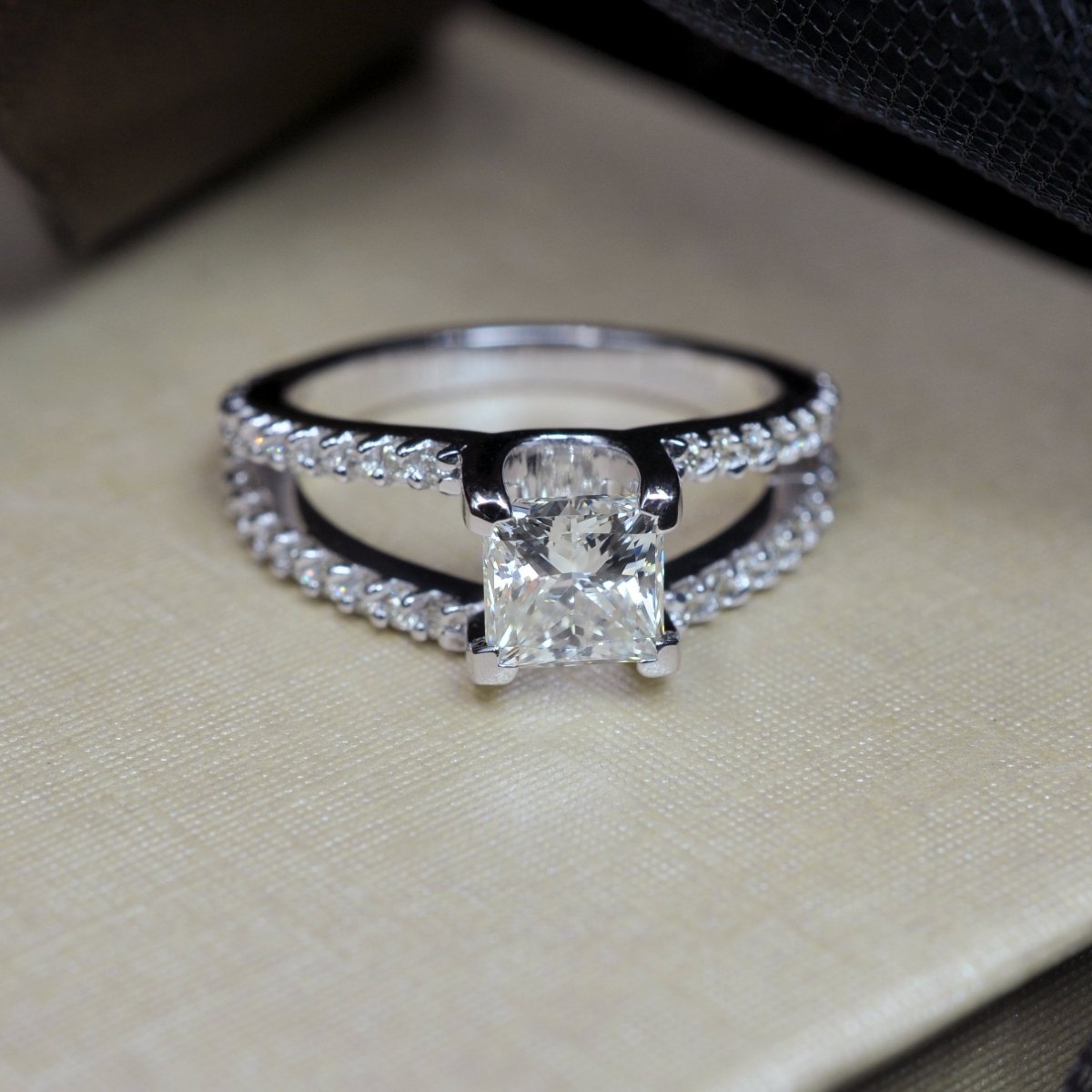 0.85-2.00 CT Round &amp; Princess Cut Diamonds - Engagement Ring - Primestyle.com