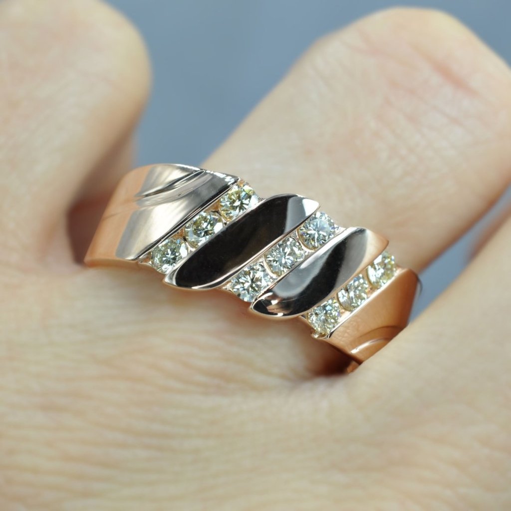 0.85 CT Round Cut Natural Diamonds - Mens Wedding Bands - Primestyle.com