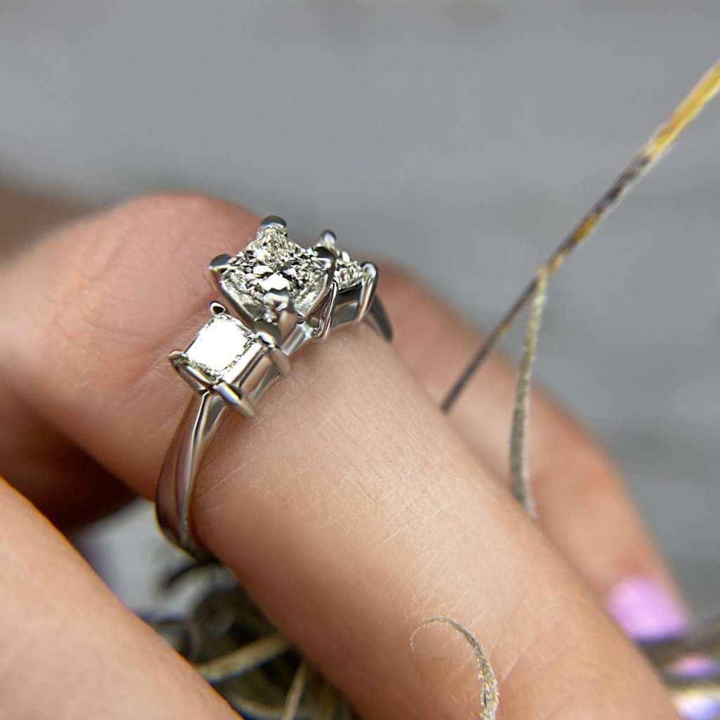 0.90 CT Princess Cut Natural Diamonds - Three Stone Rings - Primestyle.com