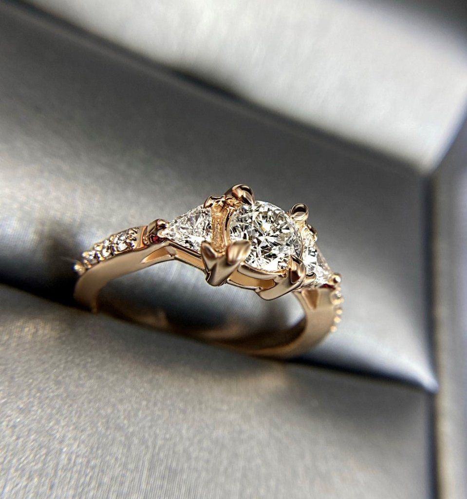 0.95 - 2.10 CT Round & Triangle Cut Natural Diamonds - Engagement Ring - Primestyle.com