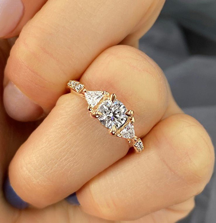 0.95 - 2.10 CT Round & Triangle Cut Natural Diamonds - Engagement Ring - Primestyle.com