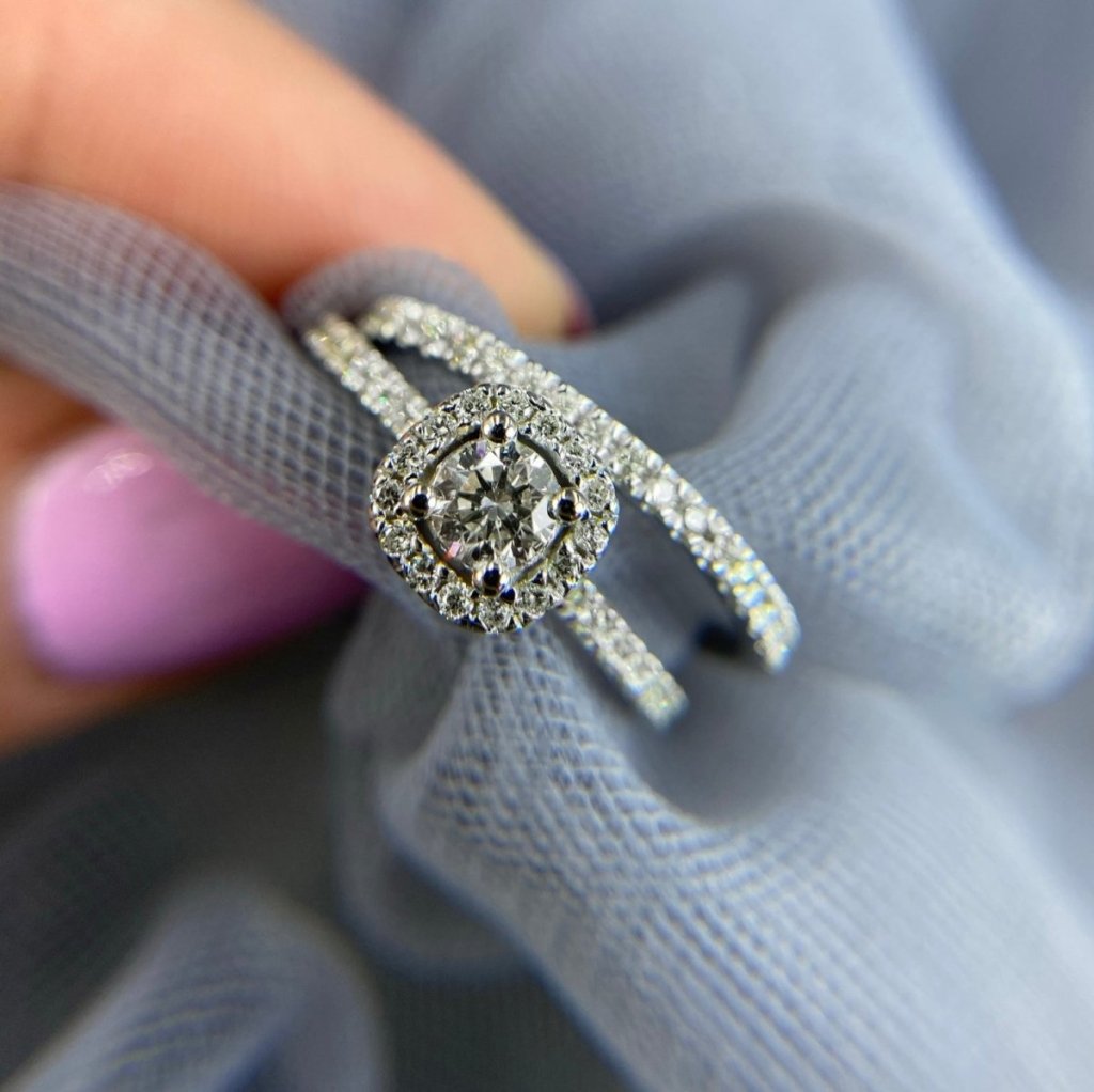 1.00-2.15 CT Round Cut Natural Diamonds - Bridal Set