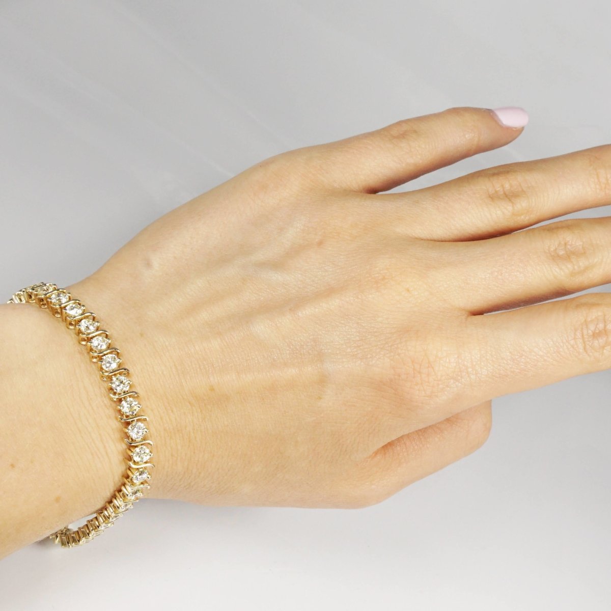 1.00-7.00 CT Round Cut Diamonds - Tennis Bracelet