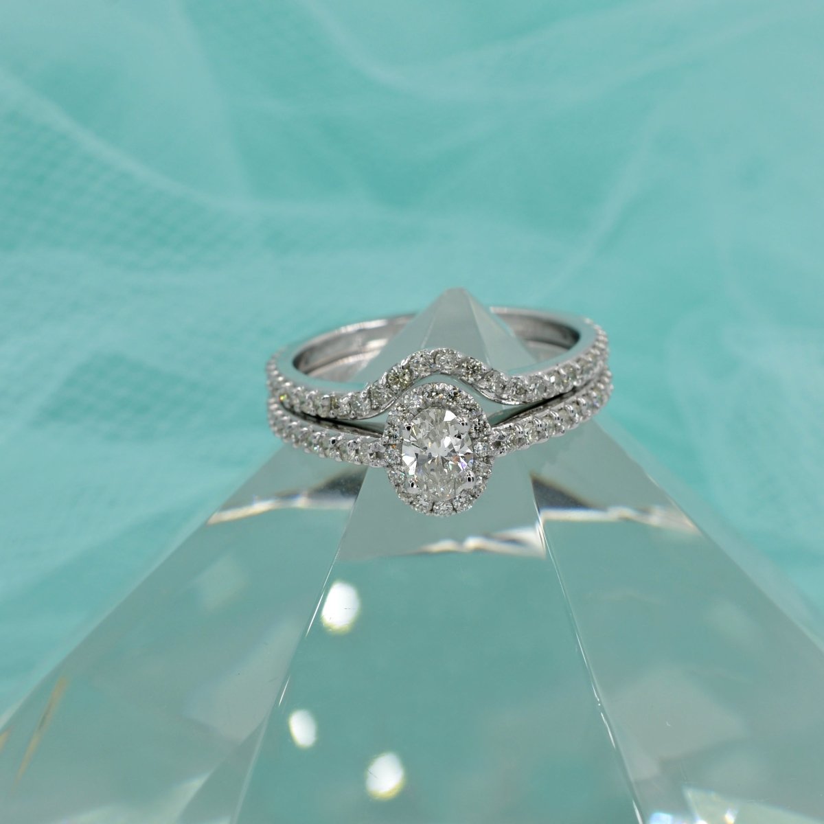 1.10-2.25 CT Round & Oval Cut Diamonds - Bridal Set