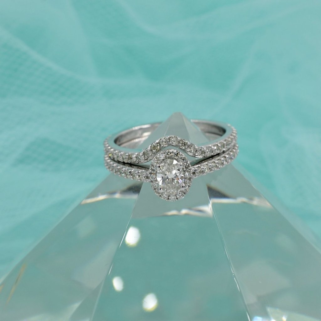 1.10-2.25 CT Oval & Round Cut Natural Diamonds - Bridal Set