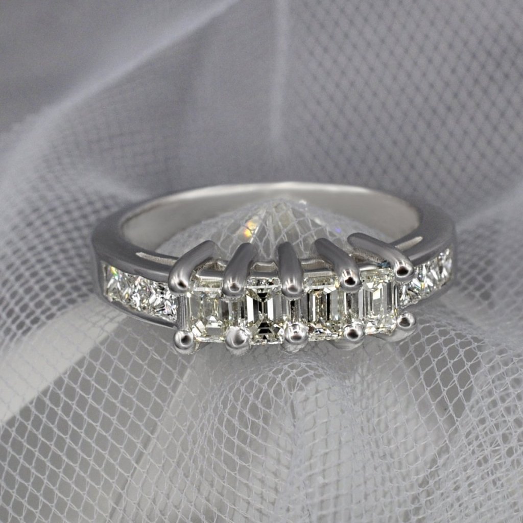 1.10 CT Emerald & Princess Cut Natural Diamonds - Wedding Band