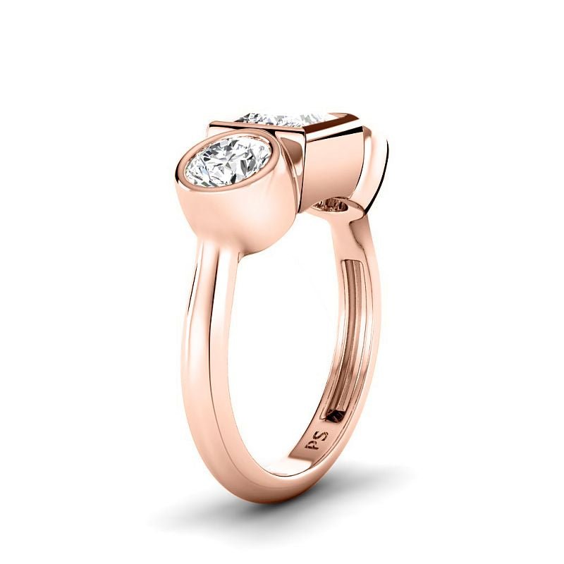 1.55-4.05 CT Round & Princess Cut Lab Grown Diamonds - Three Stone Ring - Primestyle.com