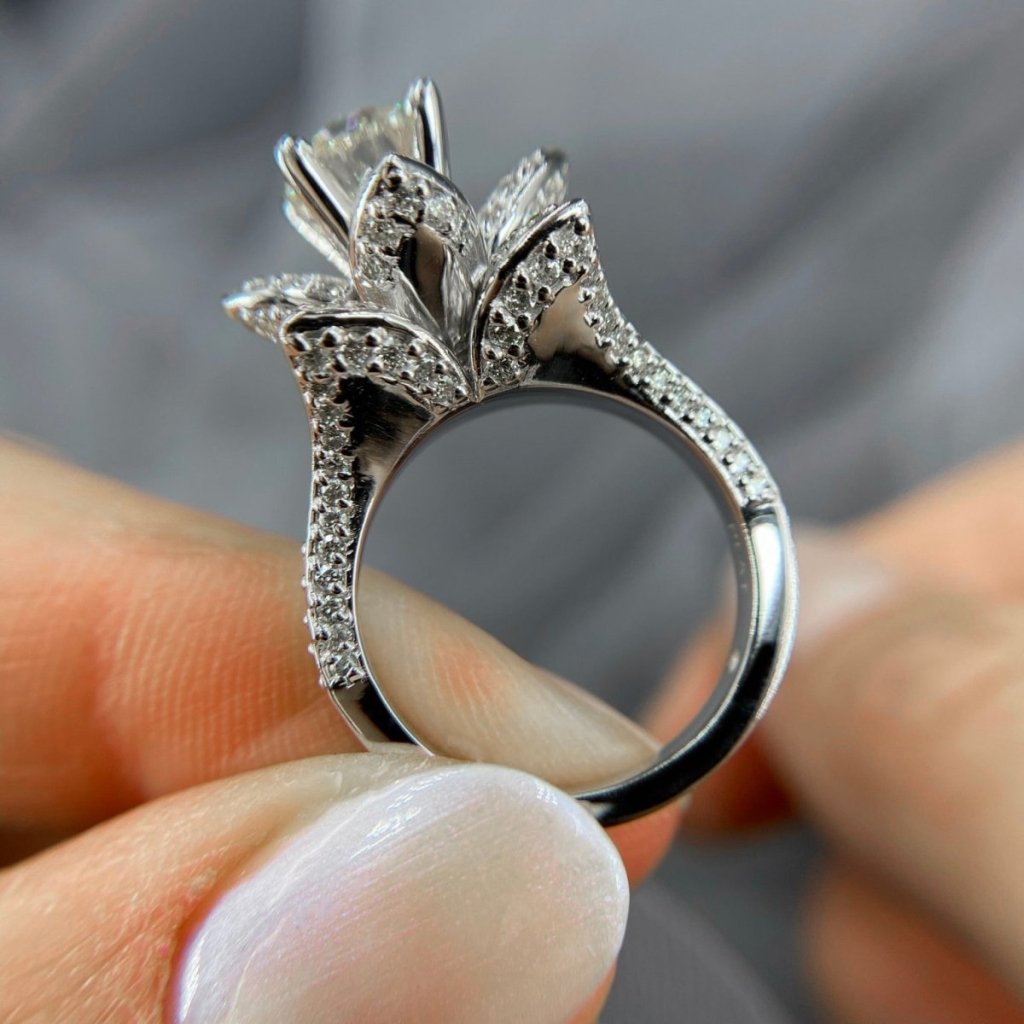 1.57-2.72 CT Round Cut Natural Diamonds - Engagement Ring