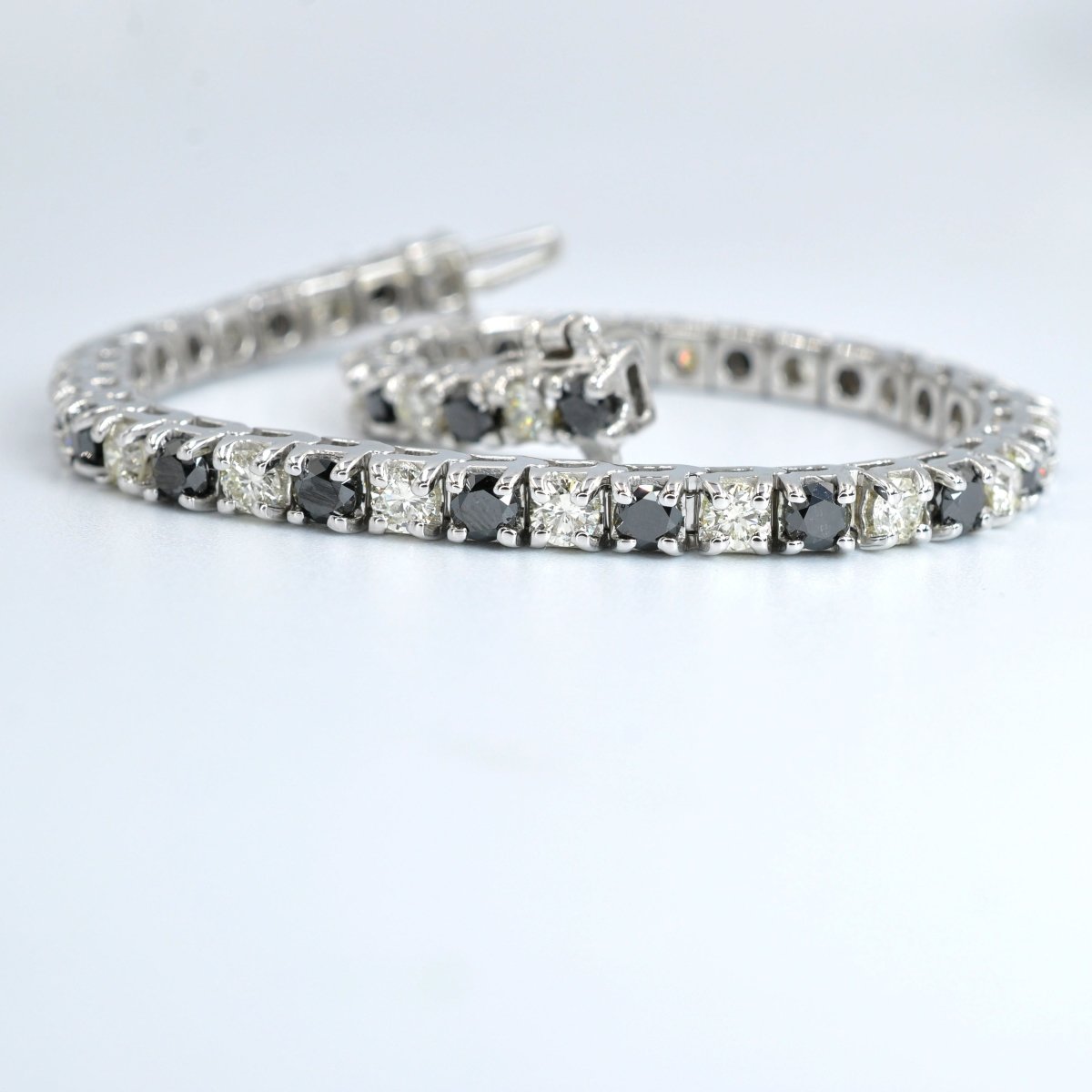 2.00-10.50 CT Round Cut Black Diamonds &amp; Diamonds - Tennis Bracelet - Primestyle.com