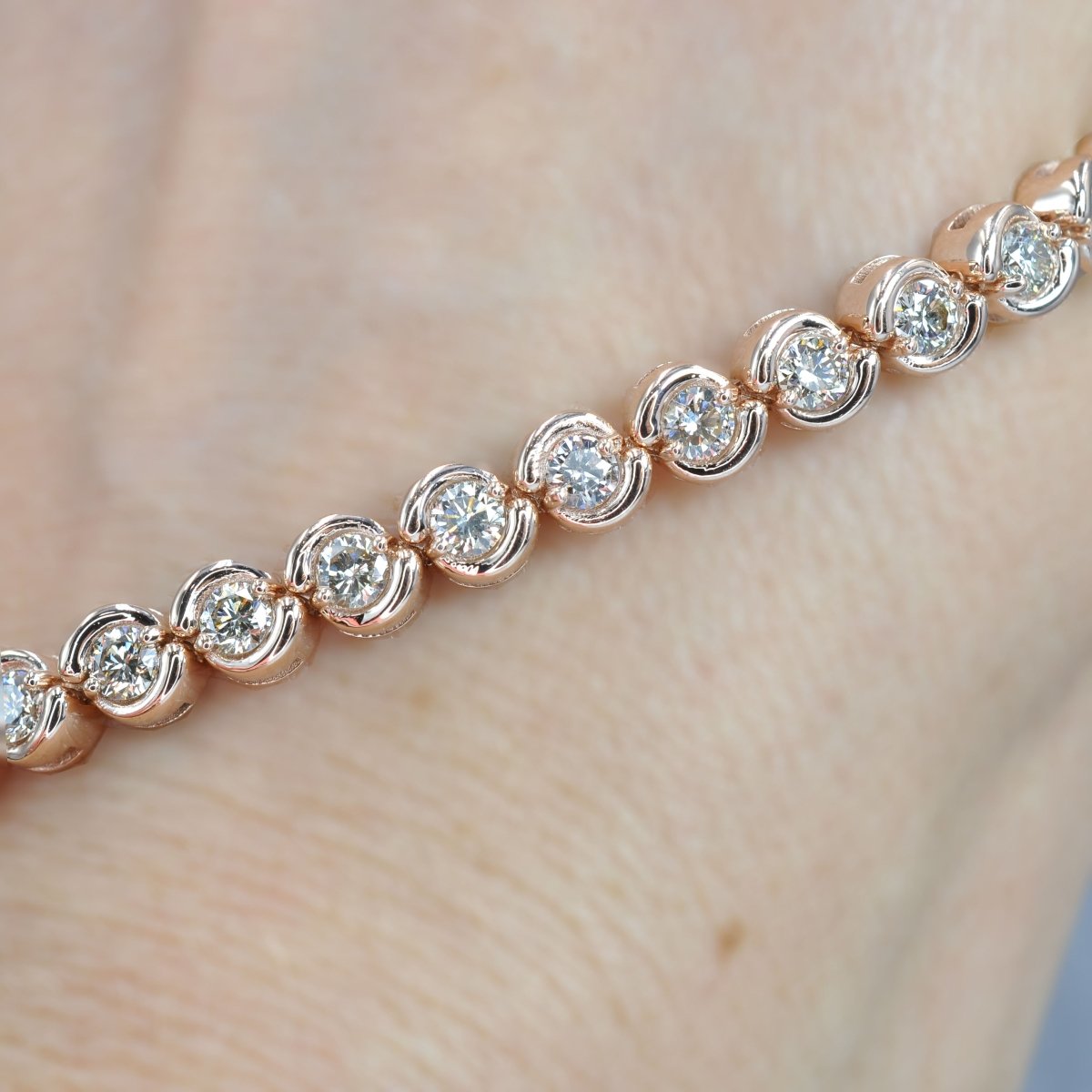 2.00-5.00 CT Round Cut Diamonds - Tennis Bracelet