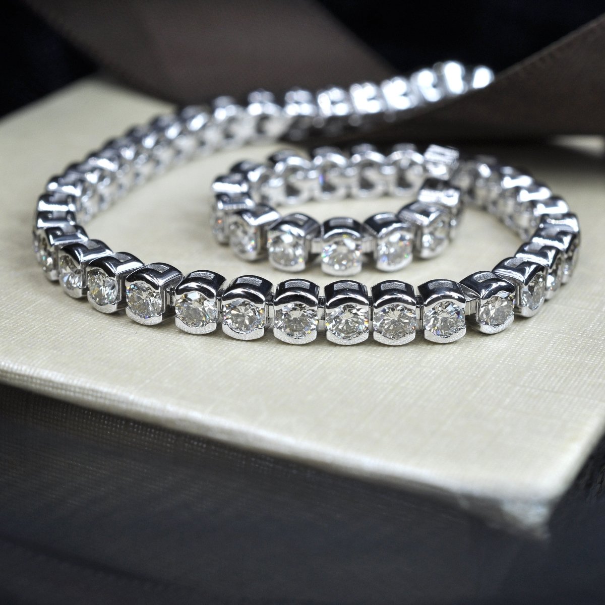 2.00-6.00 CT Round Cut Diamonds - Tennis Bracelet
