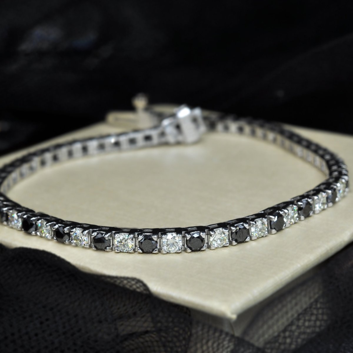 2.00-8.50 CT Round Cut Black Diamonds & Diamonds - Tennis Bracelet - Primestyle.com