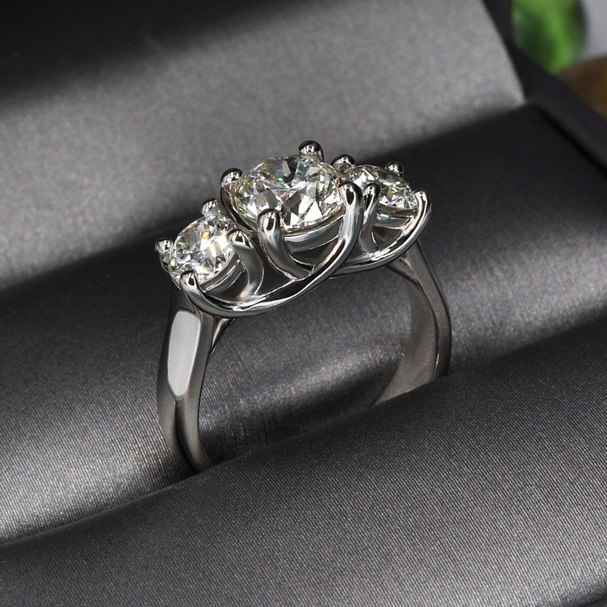 2.05-2.40 CT Round Cut Diamonds - Three Stone Ring - Primestyle.com